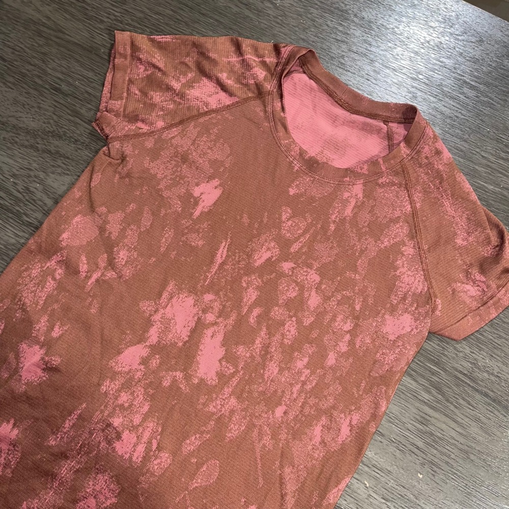 Lululemon Women 8 Pink Brown Swiftly Tech Short Sleeve 2.0 Abstract Camo Tee